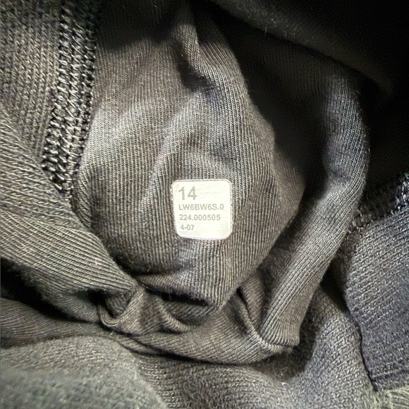 Lululemon Athletica Scuba Cropped Joggers - Picture 4 of 7